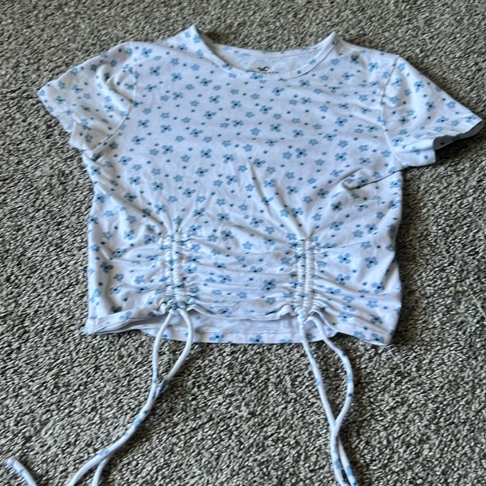 Small cropped tee